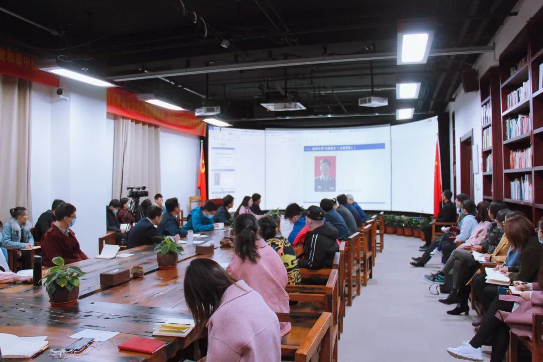 三月雨举办“怎样成为陈列展览的行家里手”专题培训